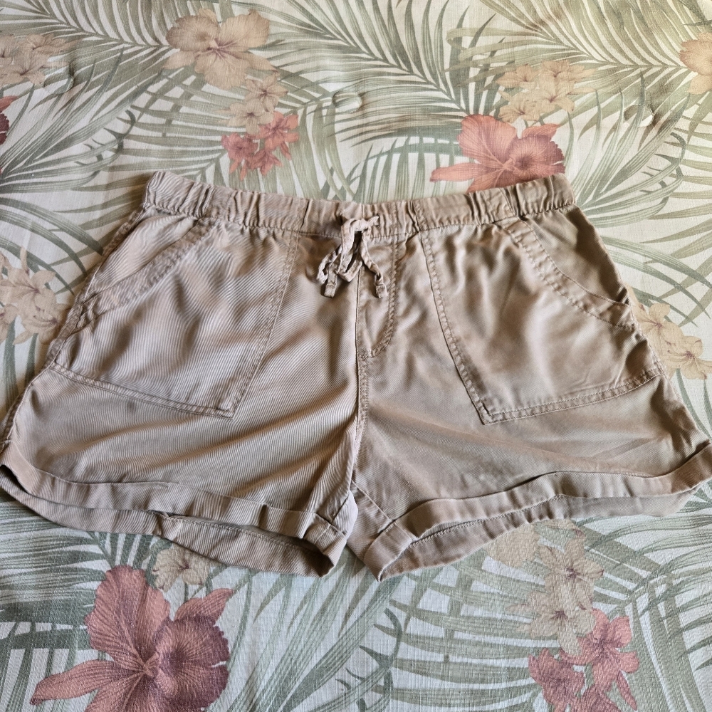 3/$25 Gap Khaki Lyocell Shorts Large Cargo Cuffed Drawstring Safari Casual - Picture 2 of 11